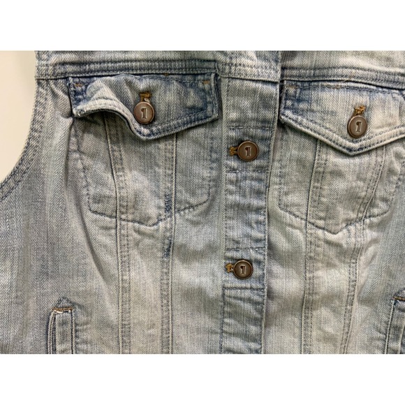 Light Wash Denim vest Button Front Cropped Style Women - Picture 9 of 17